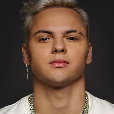 Дмитрий Харатьян