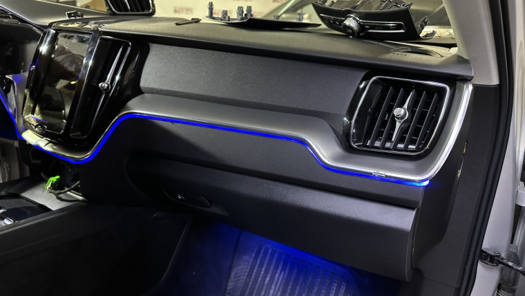 подсветка торпедо Volvo XC60