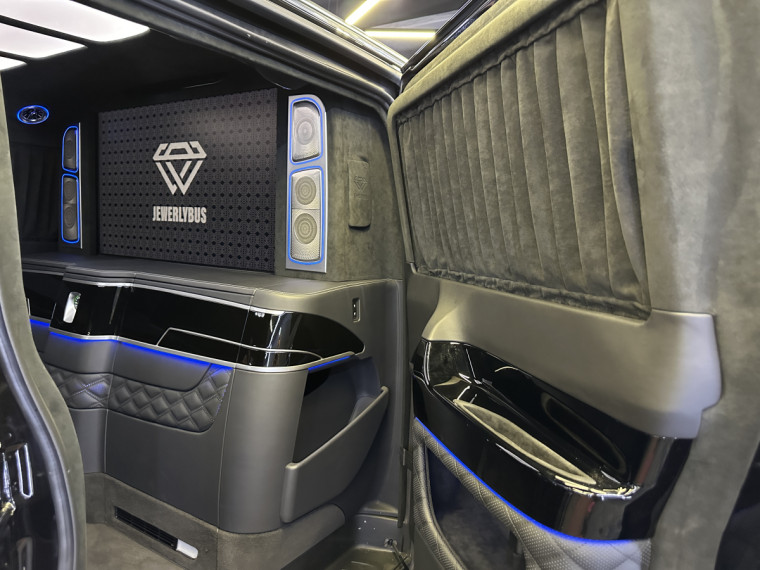 Создание бронированного мобильного офиса на базе Mercedes V-Class